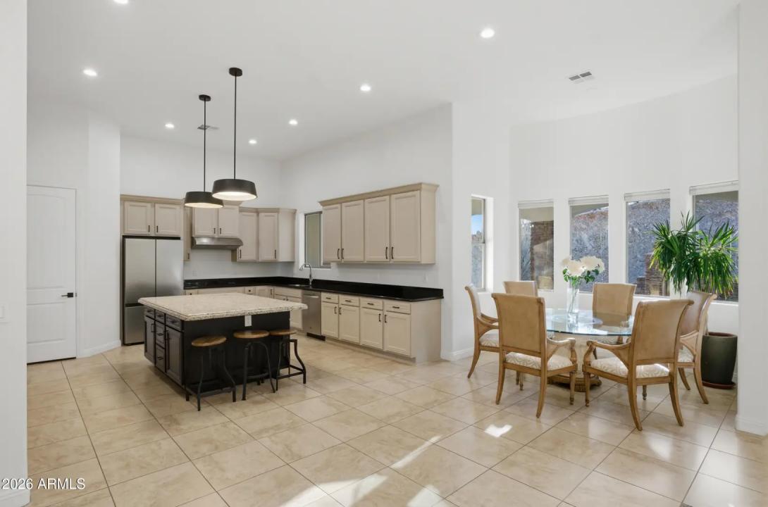 Real Estate Picture 8