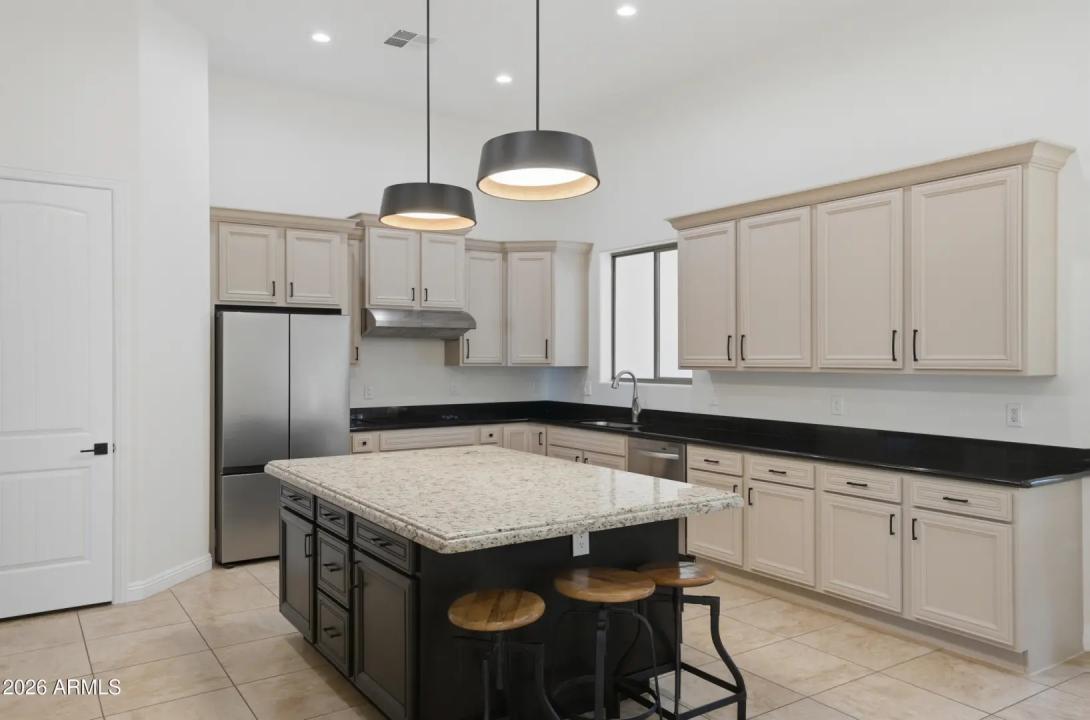 Real Estate Picture 6