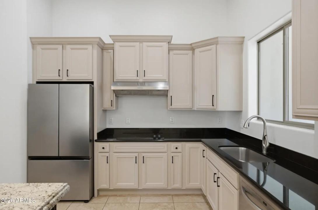 Real Estate Picture 7