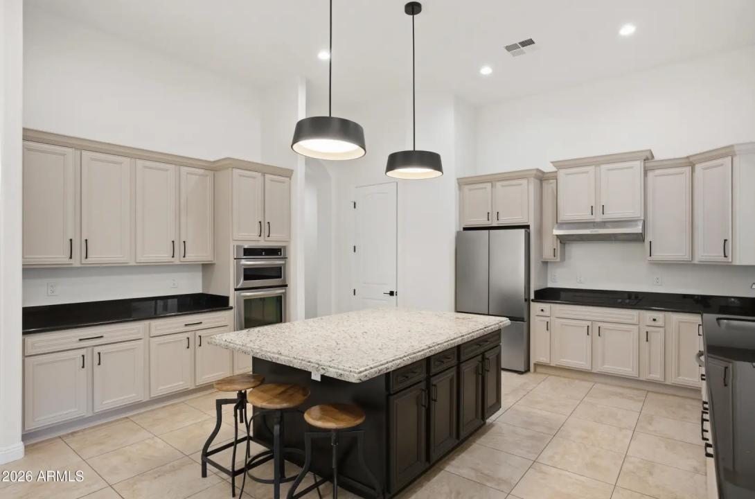 Real Estate Picture 5