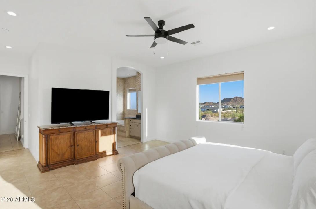 Real Estate Picture 17