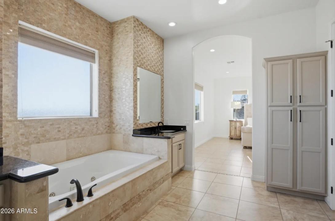 Real Estate Picture 19