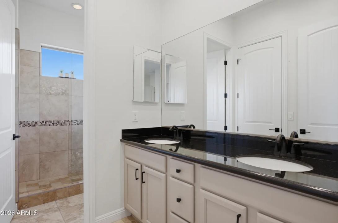 Real Estate Picture 32