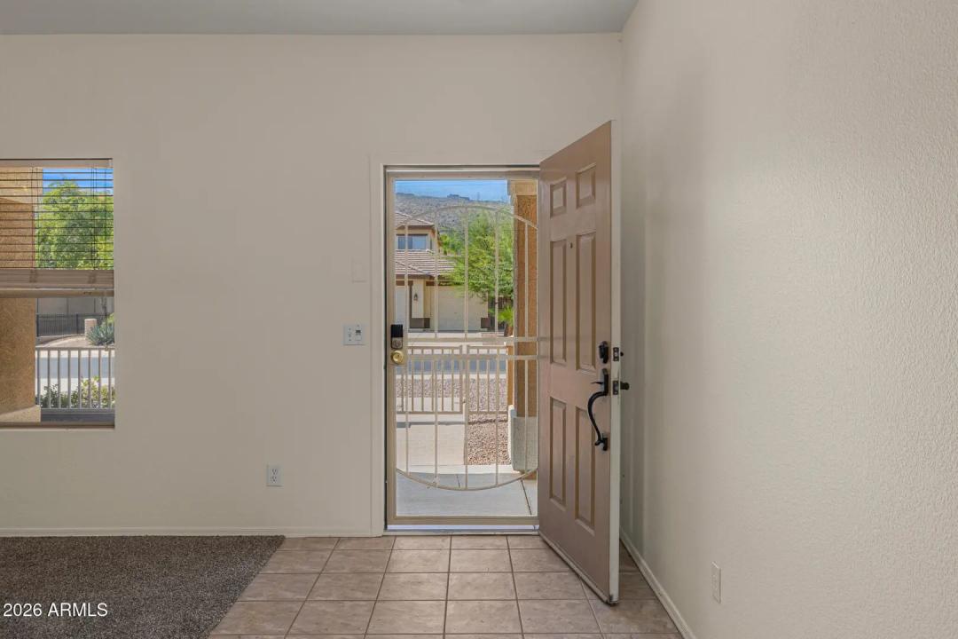 Real Estate Picture 4