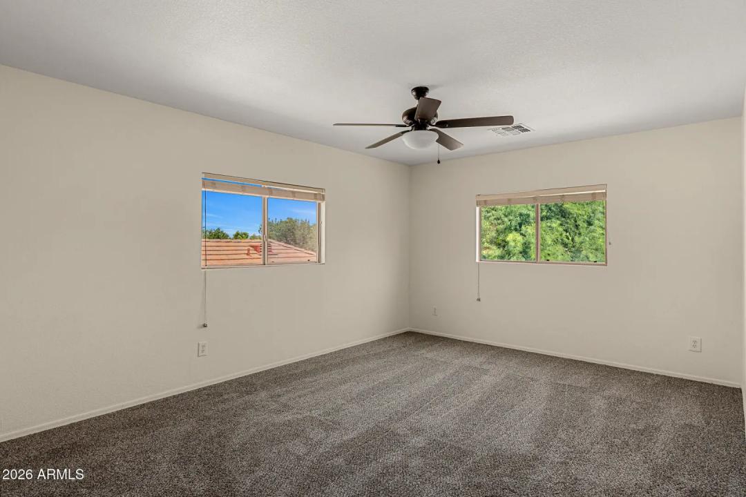 Real Estate Picture 11