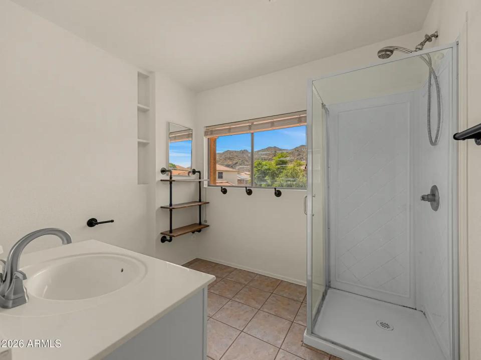 Real Estate Picture 16