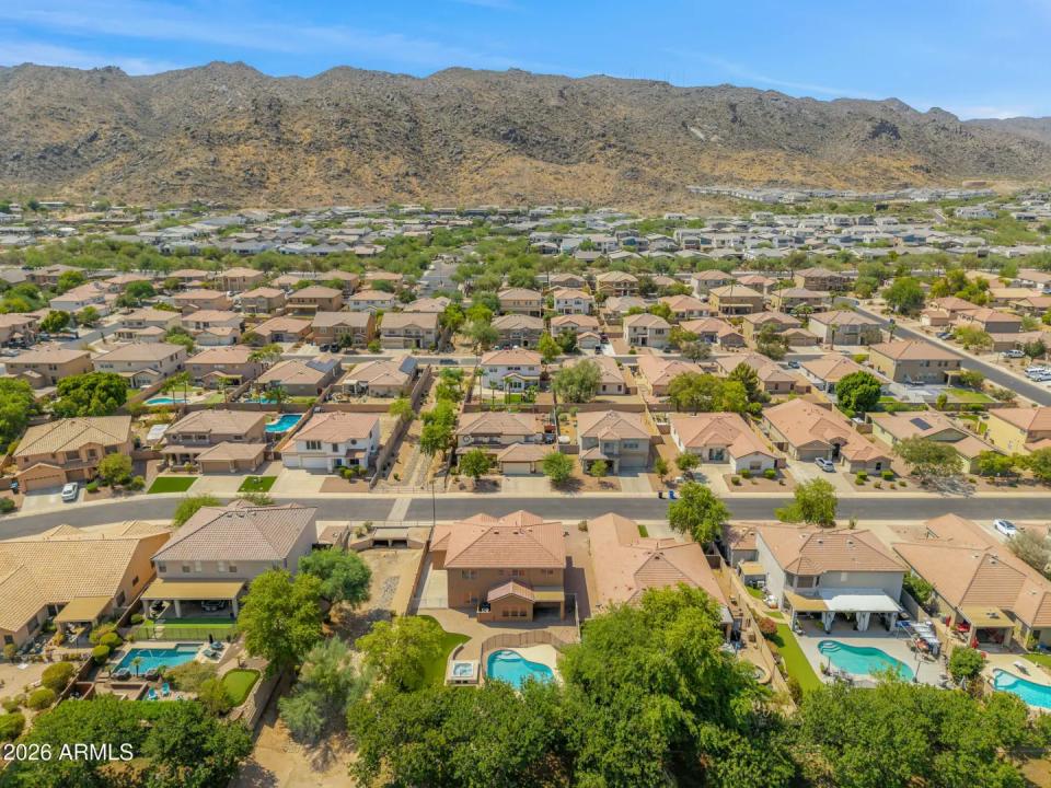 Real Estate Picture 20