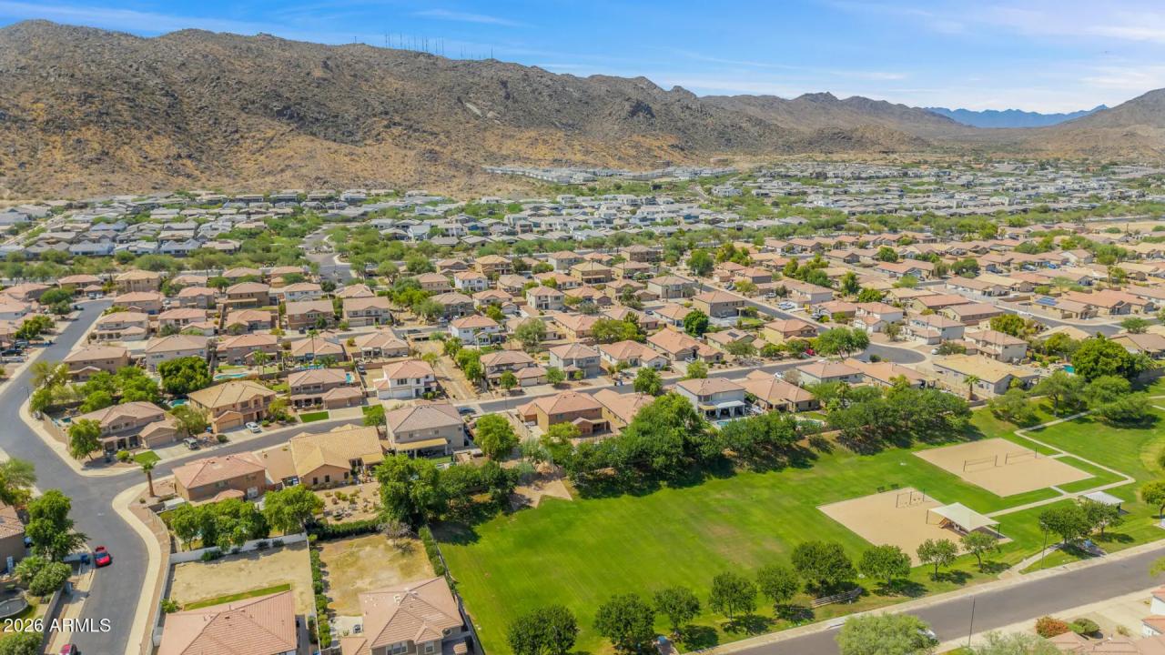 Real Estate Picture 23