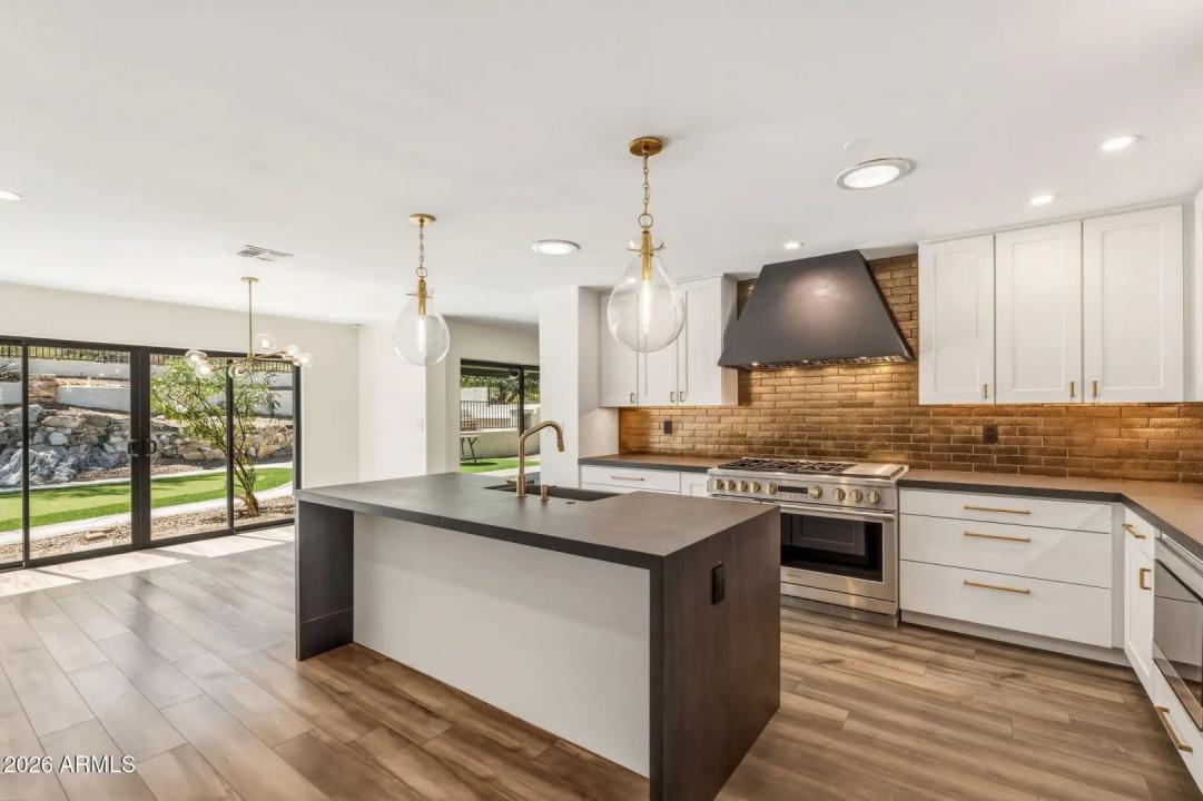 Real Estate Picture 1