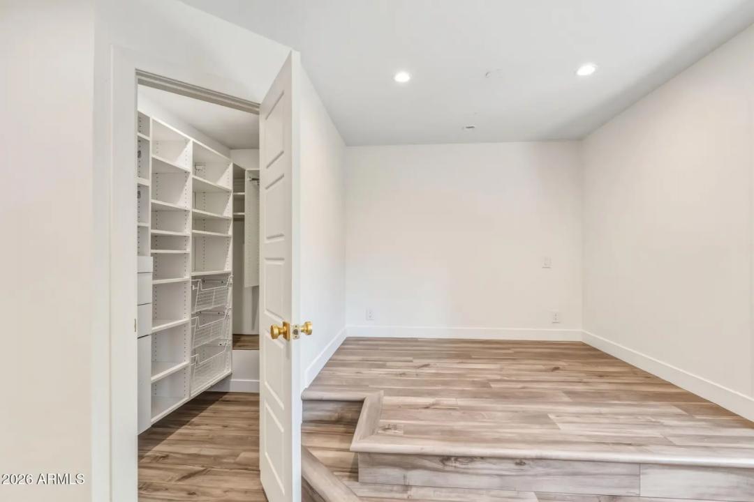 Real Estate Picture 38