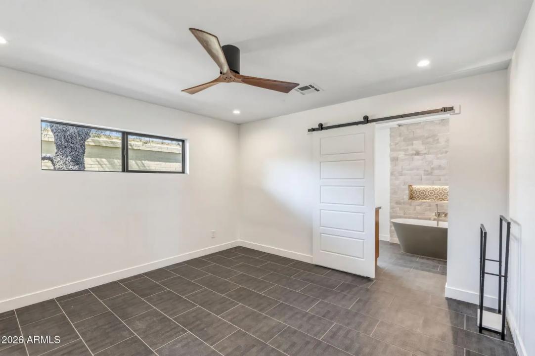 Real Estate Picture 9