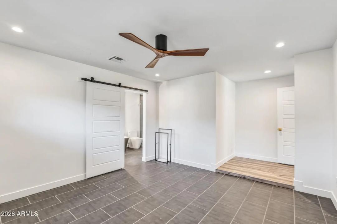 Real Estate Picture 11