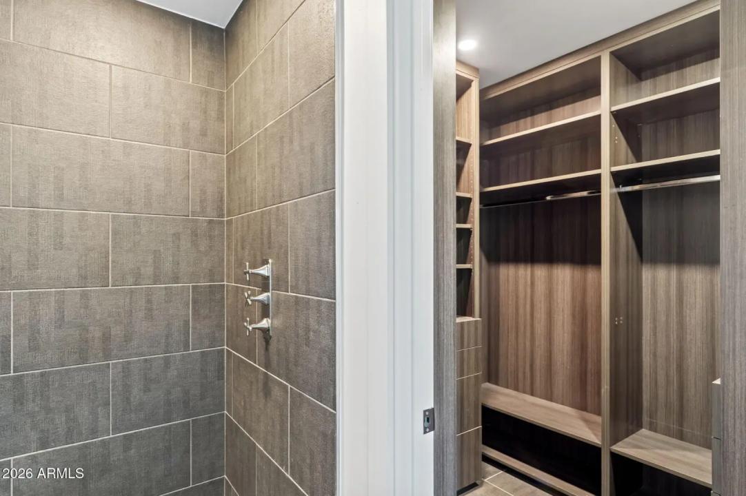 Real Estate Picture 19