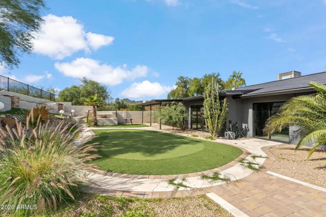 Real Estate Picture 22