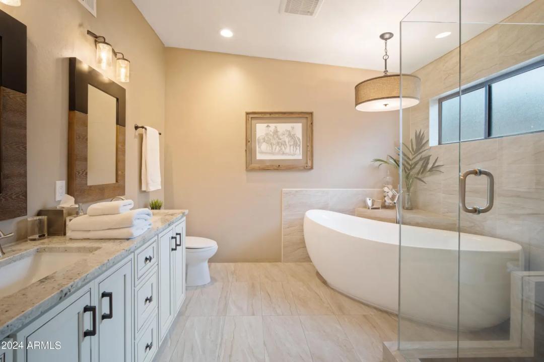 Real Estate Picture 7