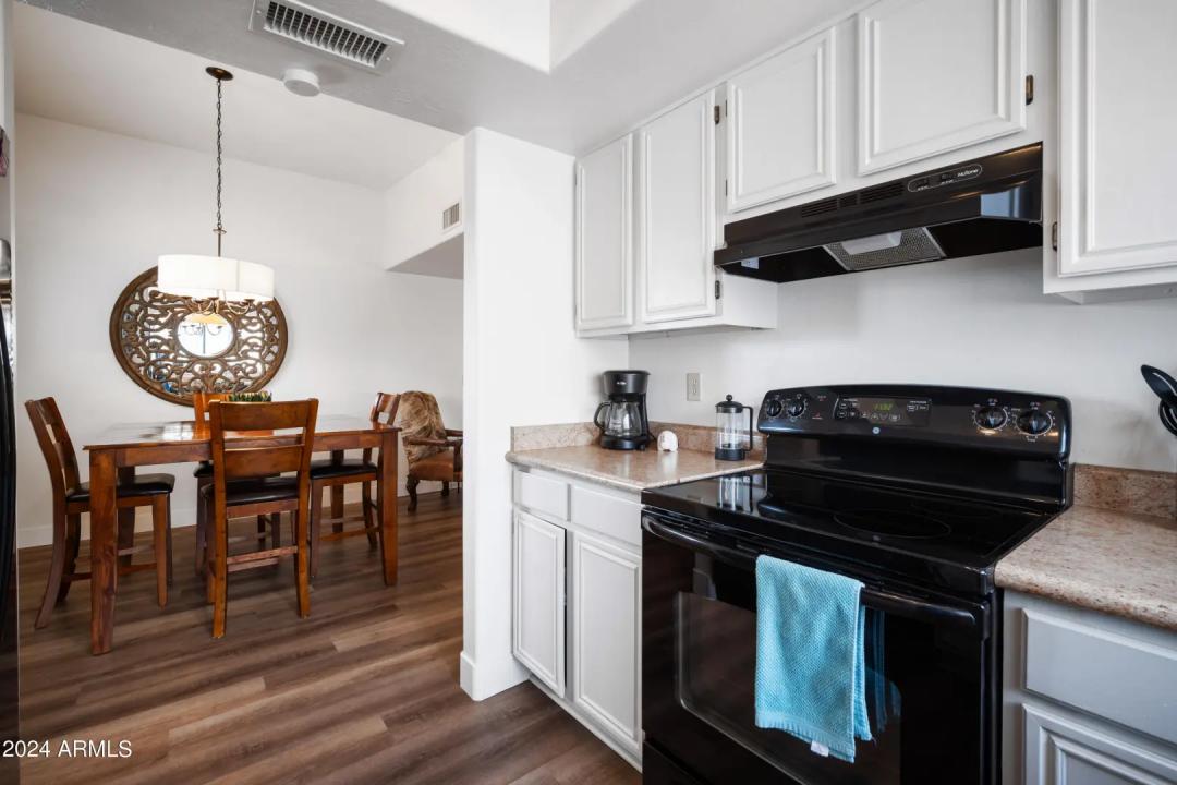 Real Estate Picture 13