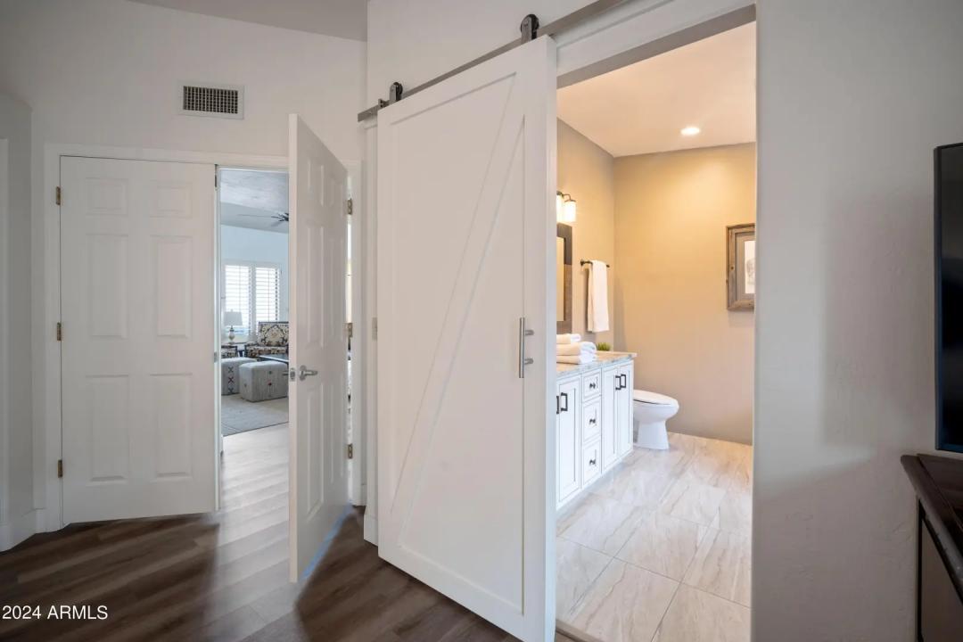 Real Estate Picture 14