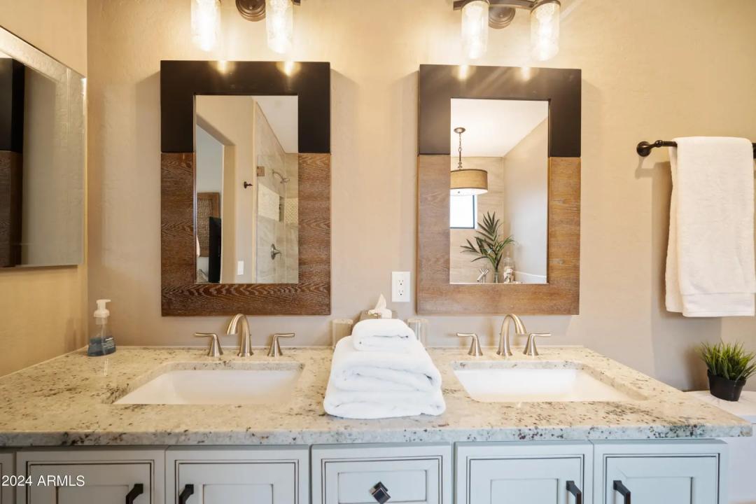 Real Estate Picture 15