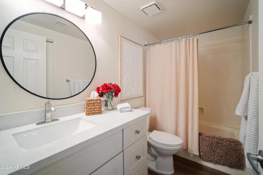 Real Estate Picture 17