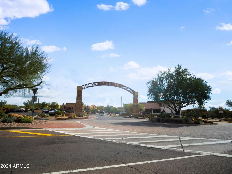 Real Estate Picture 24