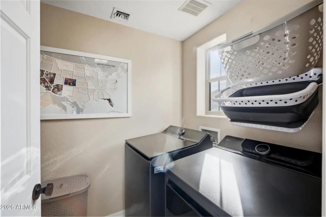 Real Estate Picture 7