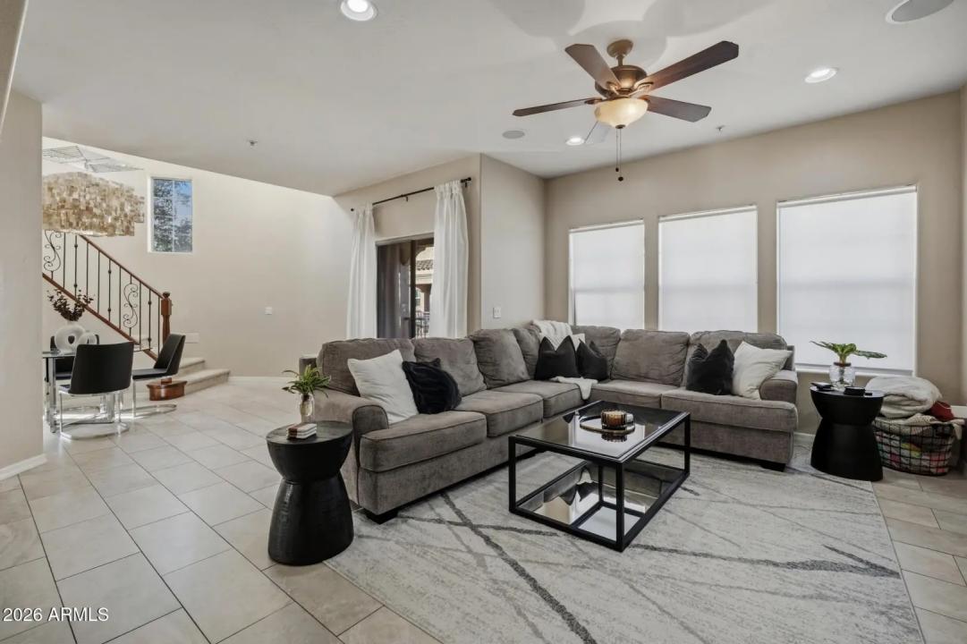 Real Estate Picture 3