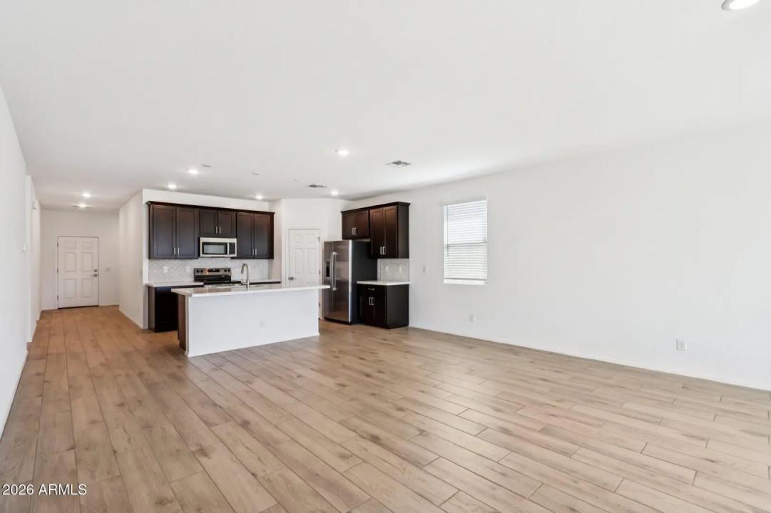 Real Estate Picture 6