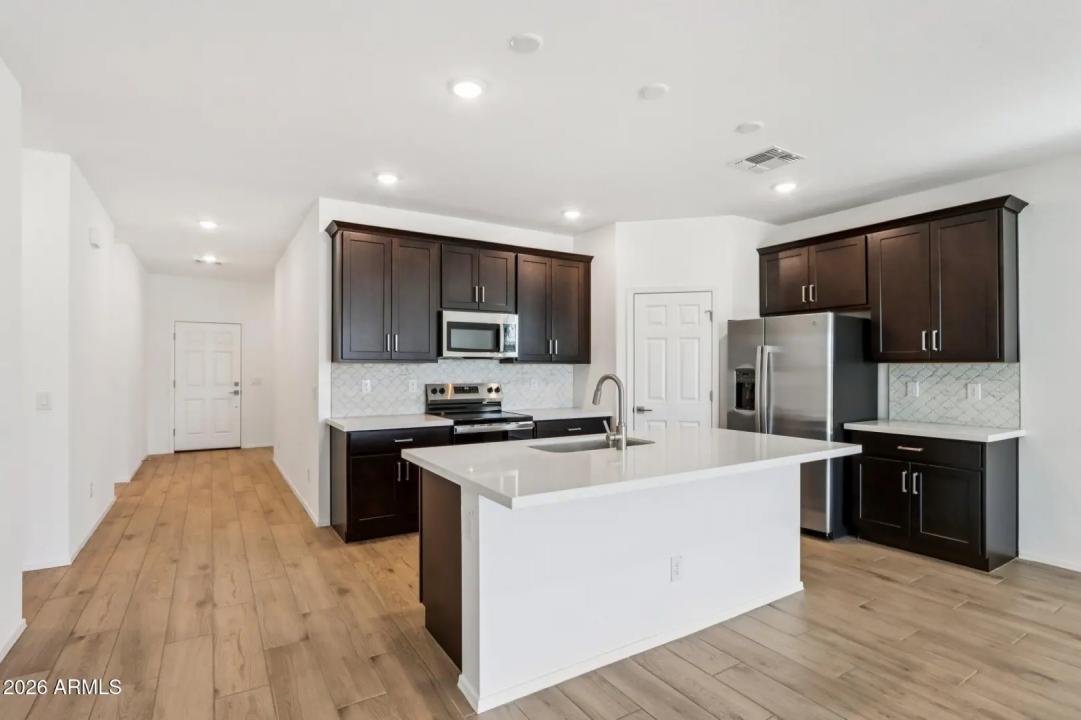 Real Estate Picture 8