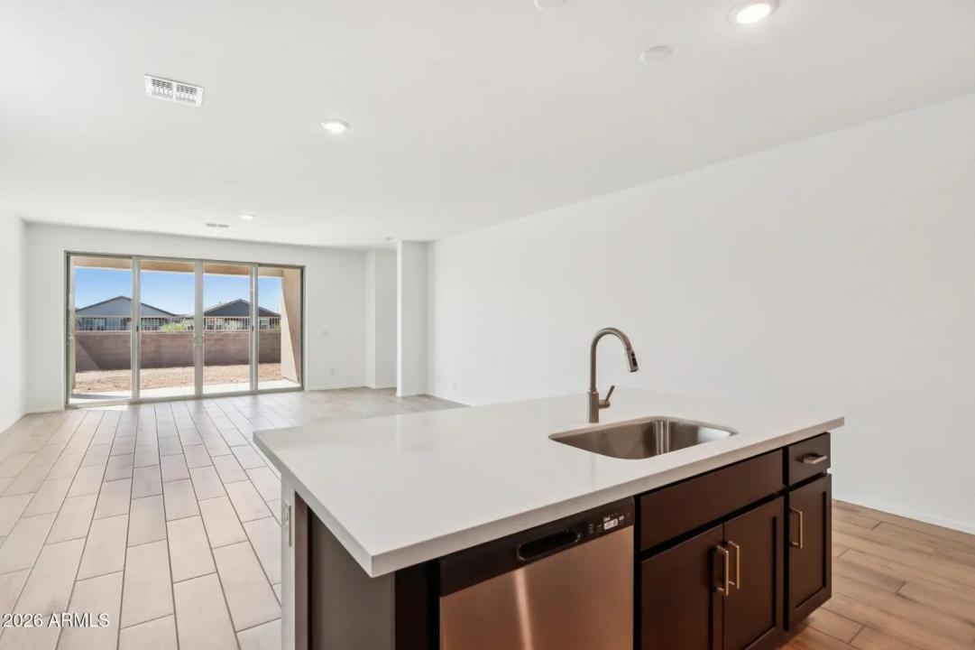 Real Estate Picture 9