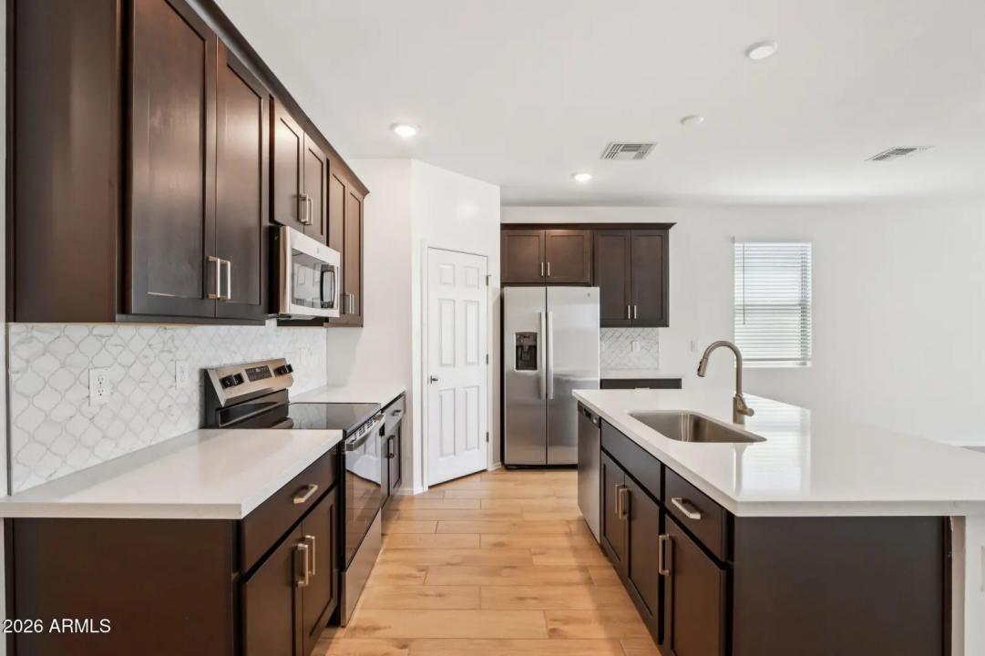 Real Estate Picture 10