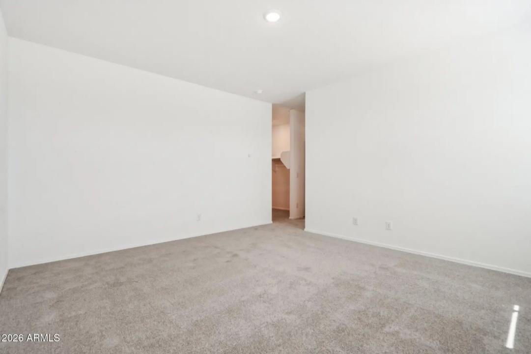 Real Estate Picture 17