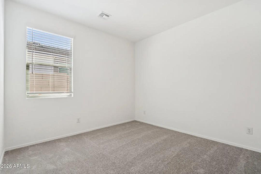 Real Estate Picture 24
