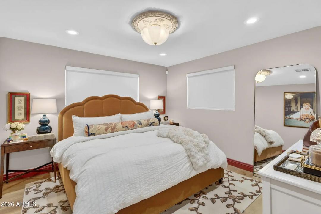 Real Estate Picture 11