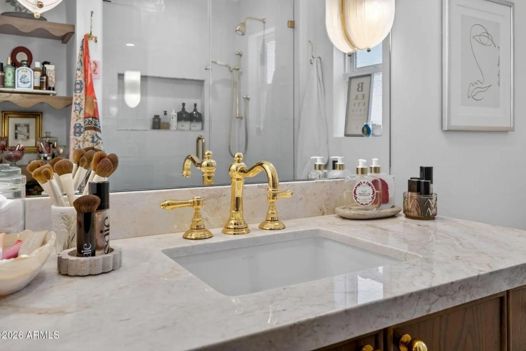 Real Estate Picture 13