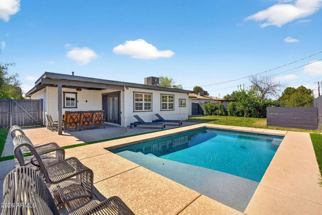 Real Estate Picture 18