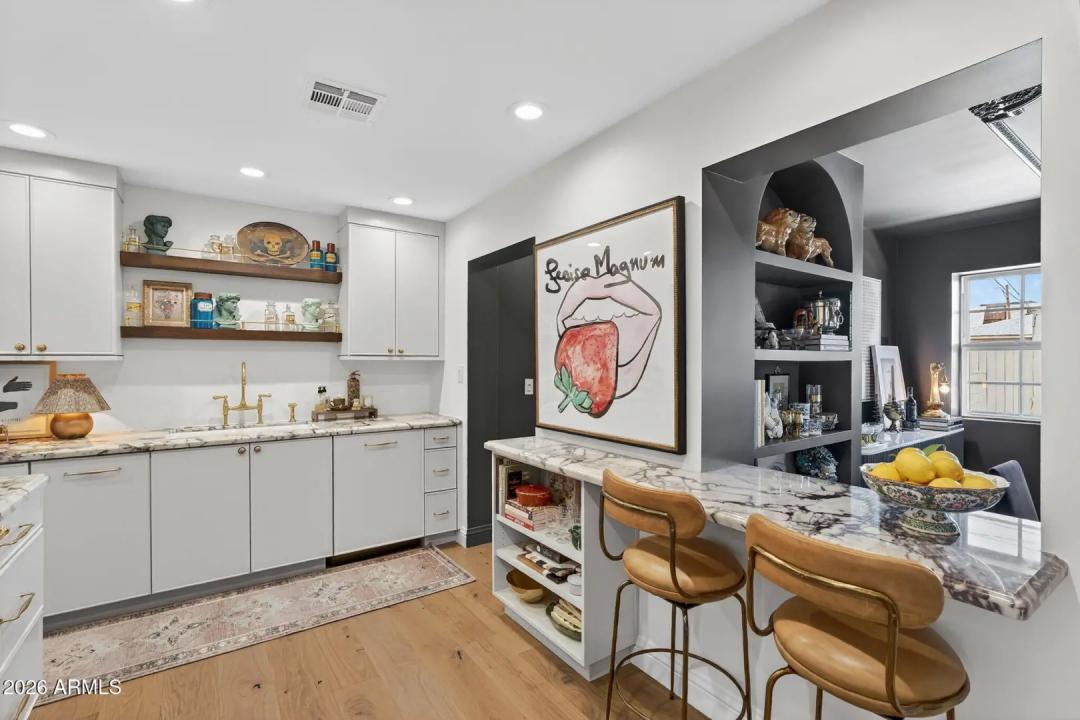 Real Estate Picture 6