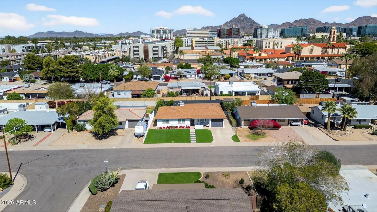 Real Estate Picture 20