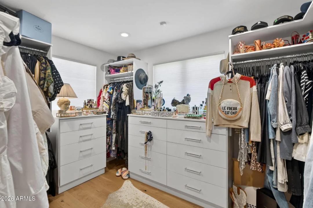 Real Estate Picture 14