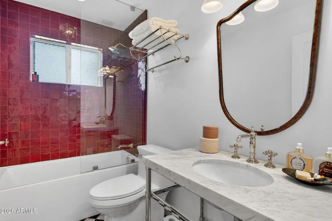 Real Estate Picture 17