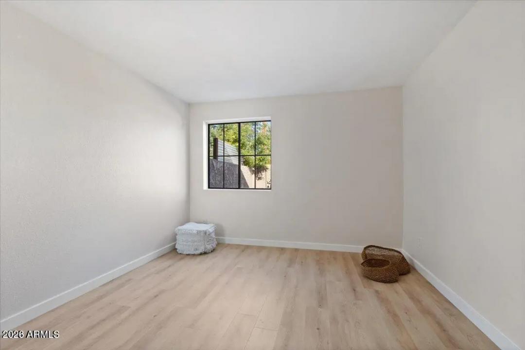 Real Estate Picture 10