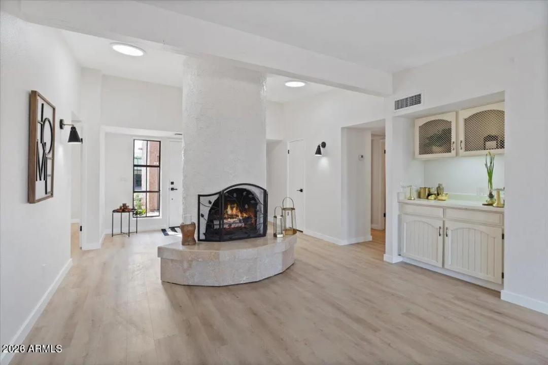 Real Estate Picture 6