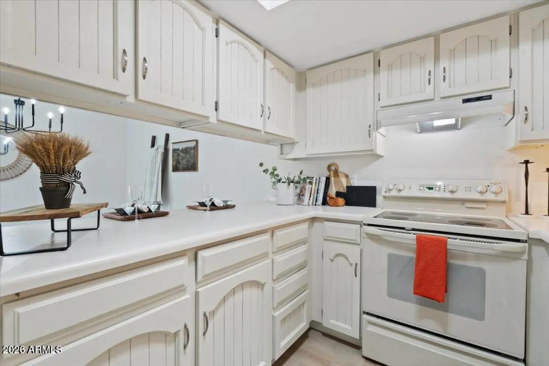 Real Estate Picture 5