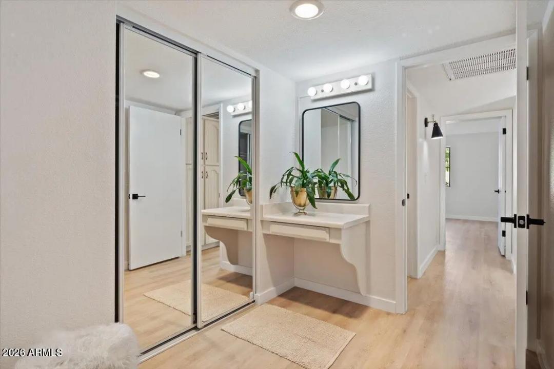 Real Estate Picture 8