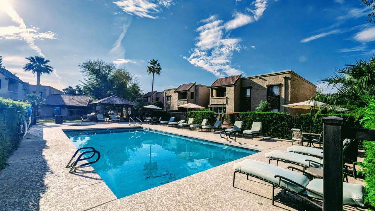 Real Estate Picture 4
