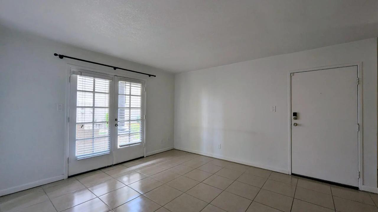 Real Estate Picture 5