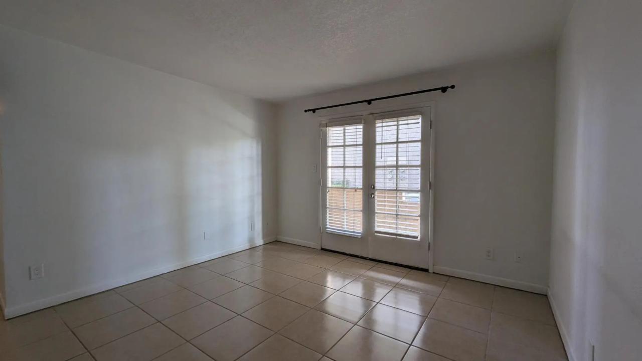 Real Estate Picture 7