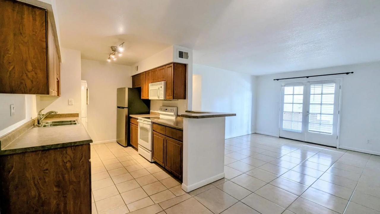 Real Estate Picture 8