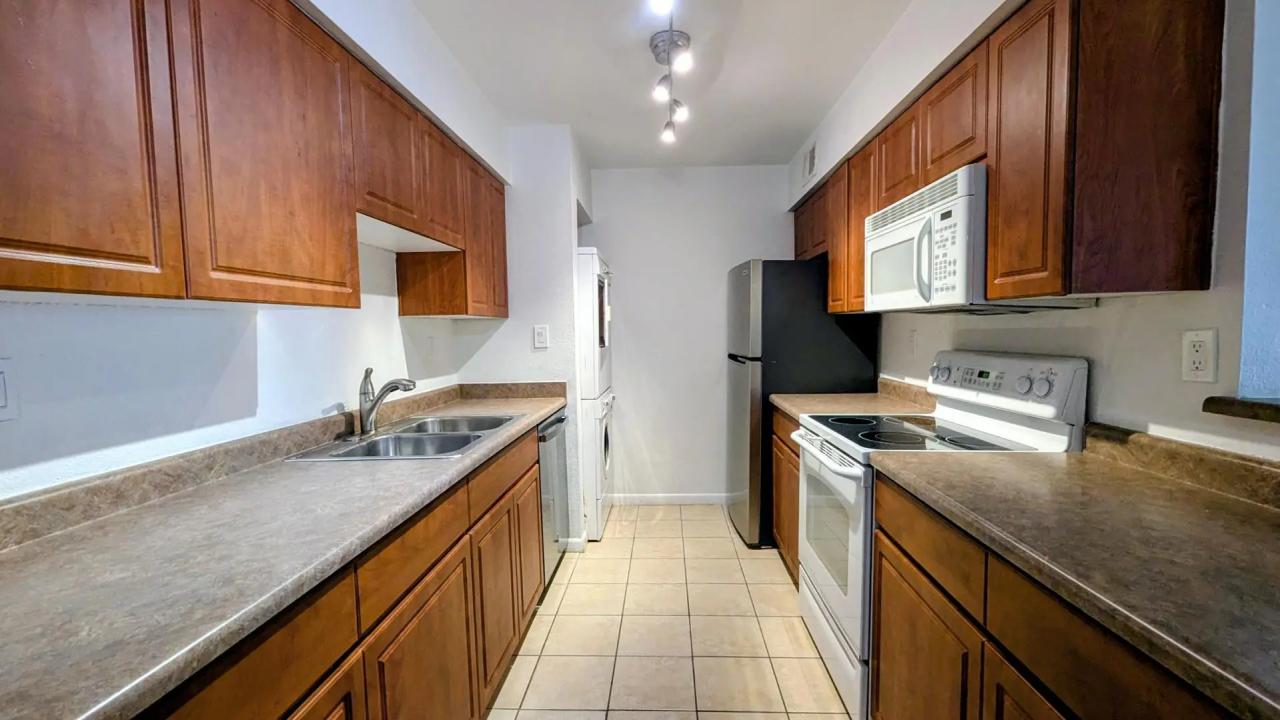 Real Estate Picture 9