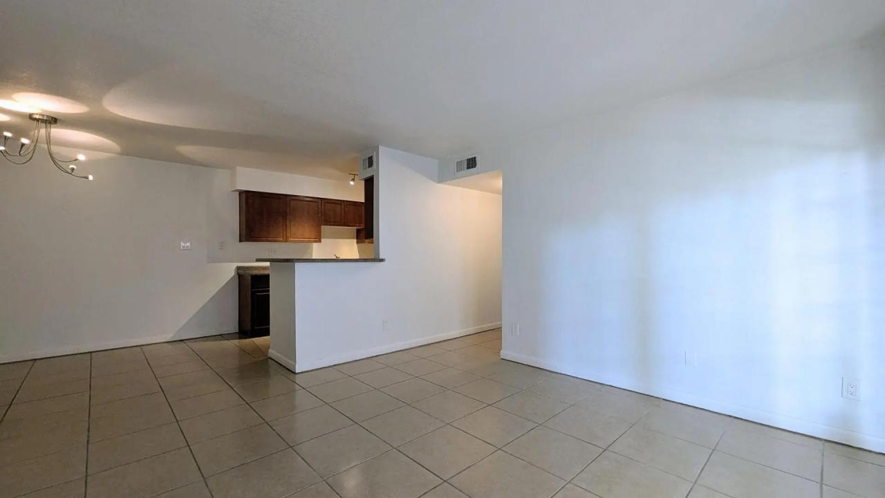 Real Estate Picture 12