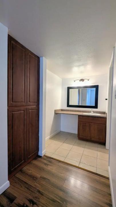 Real Estate Picture 17